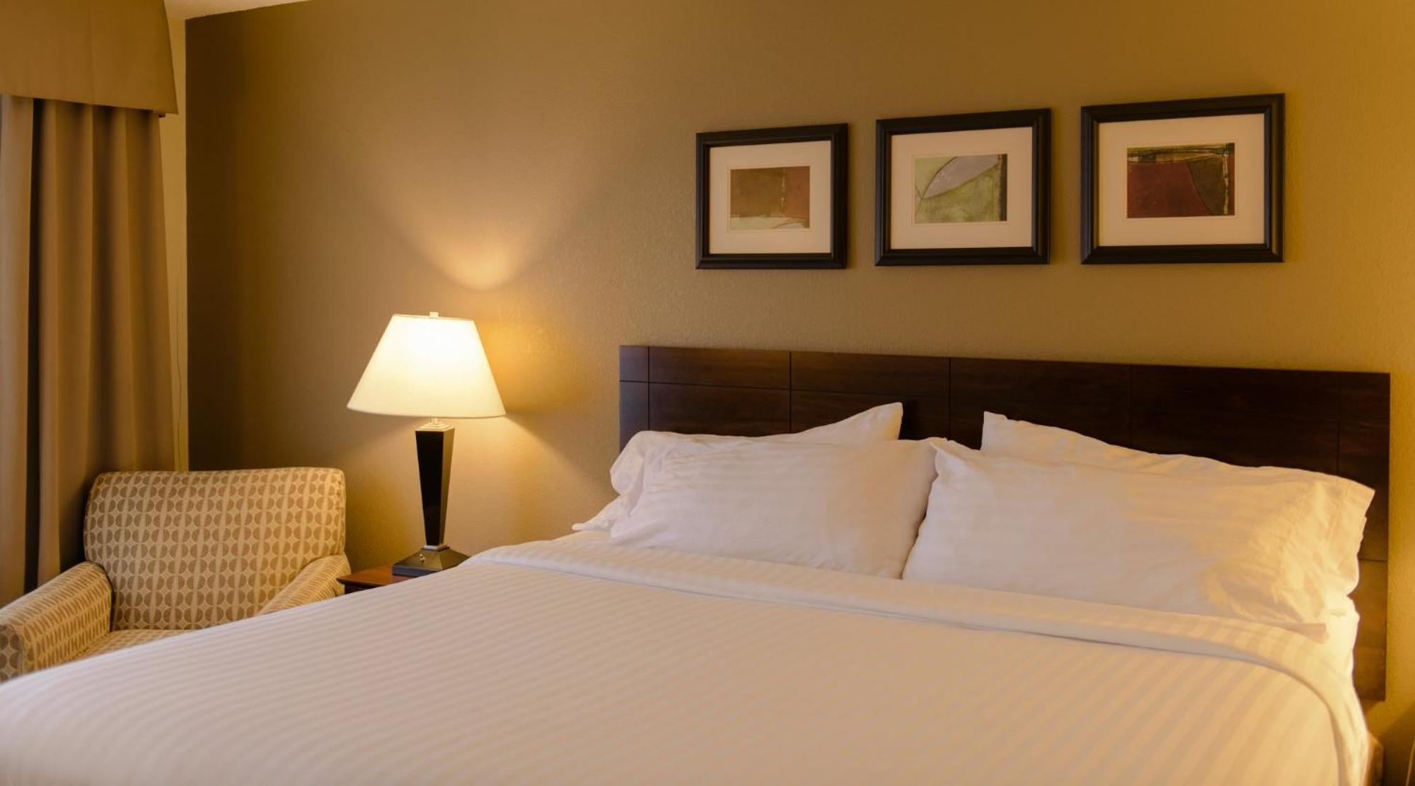 Holiday Inn Express & Suites Superior By Ihg Exterior photo