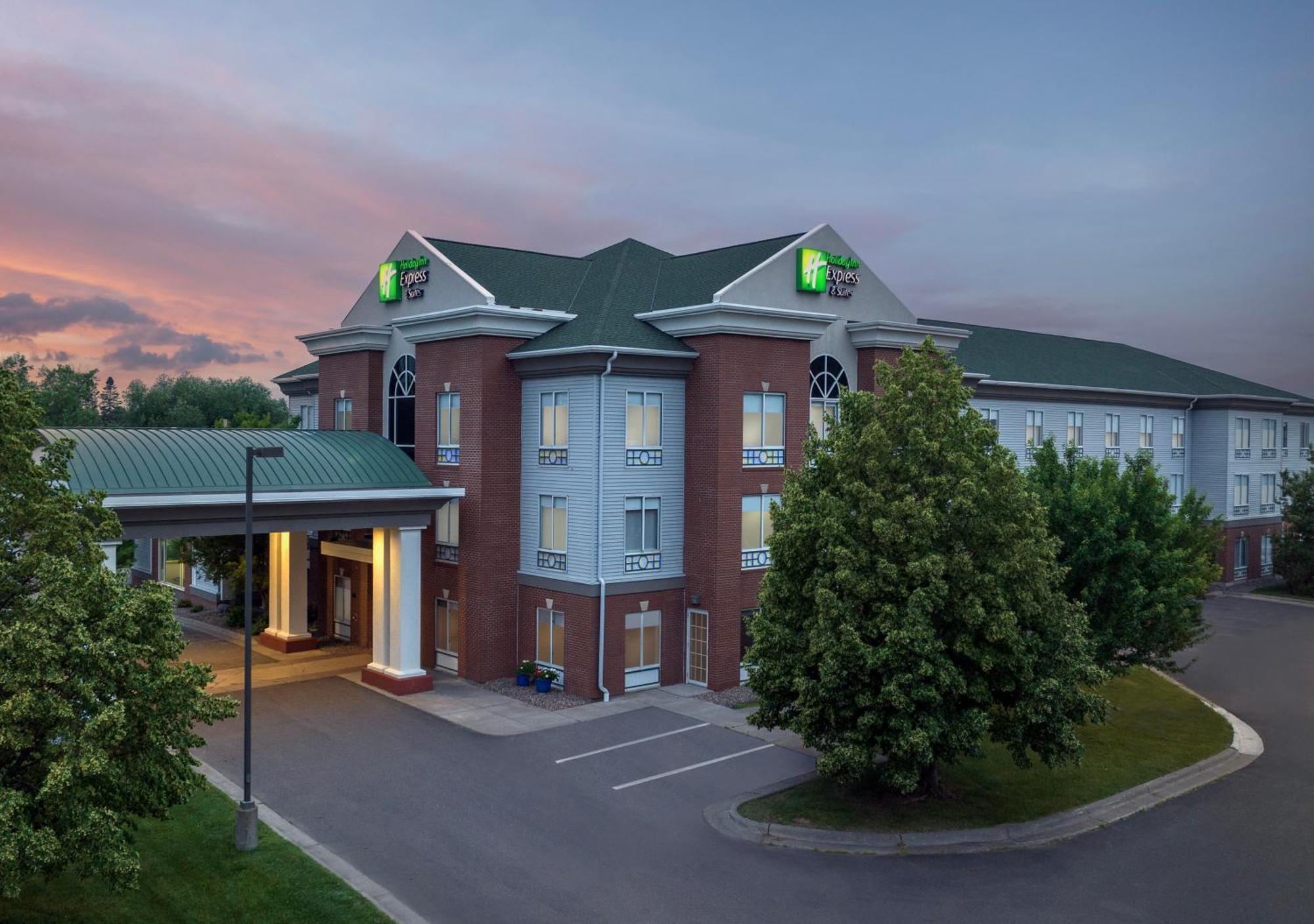 Holiday Inn Express & Suites Superior, An Ihg Hotel Exterior photo